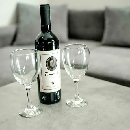 Makis In The Daire *