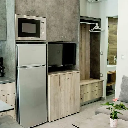 Makis In The * Argostolion