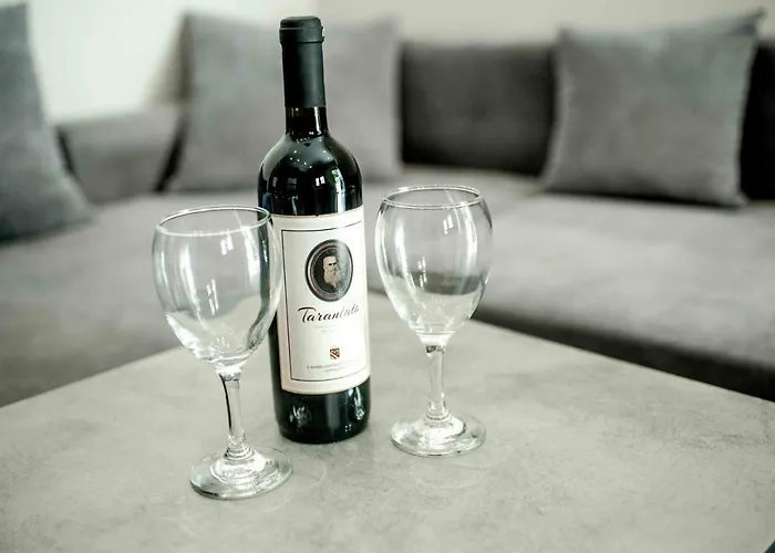 Makis In The Daire *